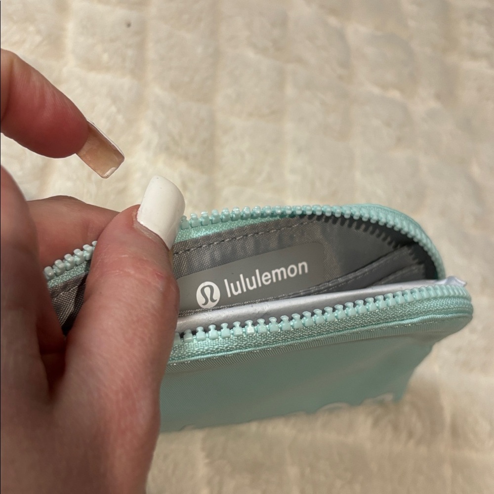 Lululemon Clippable Card Pouch - Picture 3 of 5